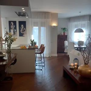 Affittacamere Maison B - Locazione Turistica, Brugherio