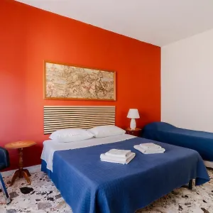 casa-madre-antonia.lecce-hotels.com/